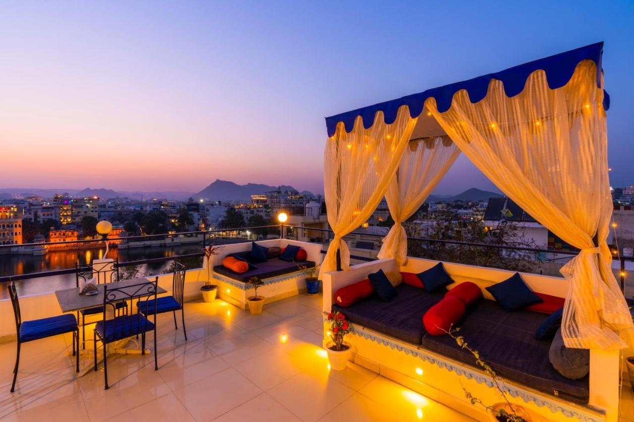 Shalom Backpackers Udaipur Pansiyon Dış mekan fotoğraf