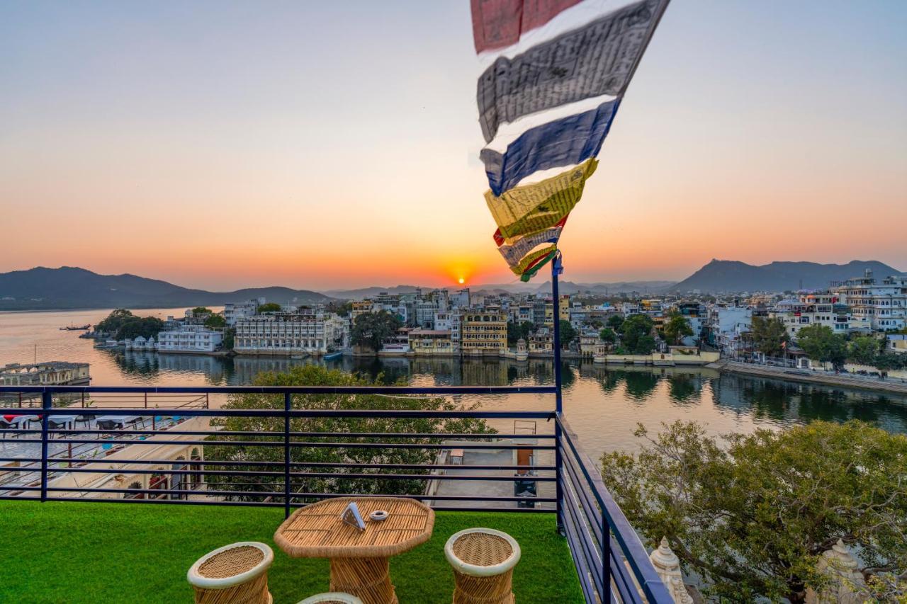 Shalom Backpackers Udaipur Pansiyon Dış mekan fotoğraf