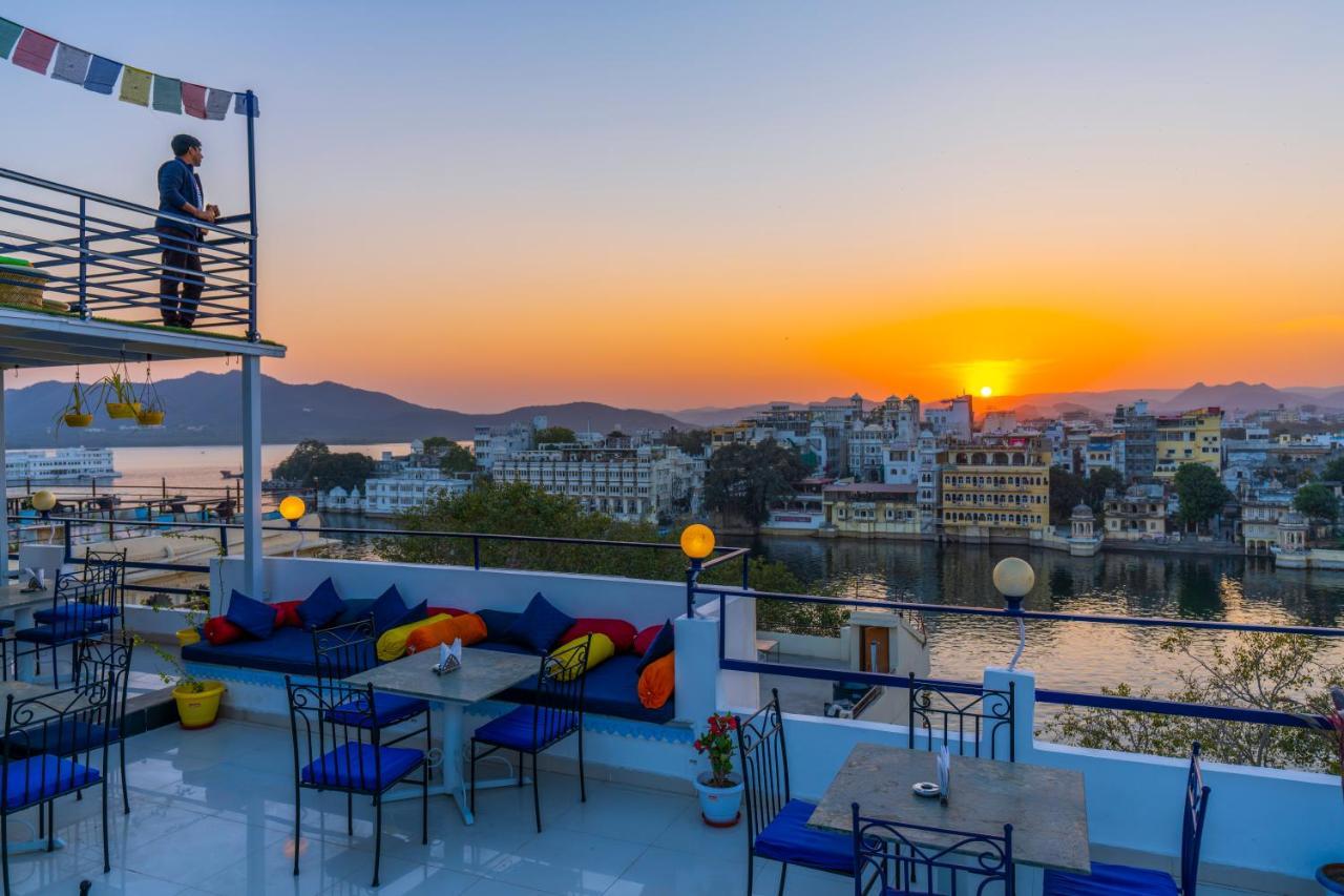 Shalom Backpackers Udaipur Pansiyon Dış mekan fotoğraf
